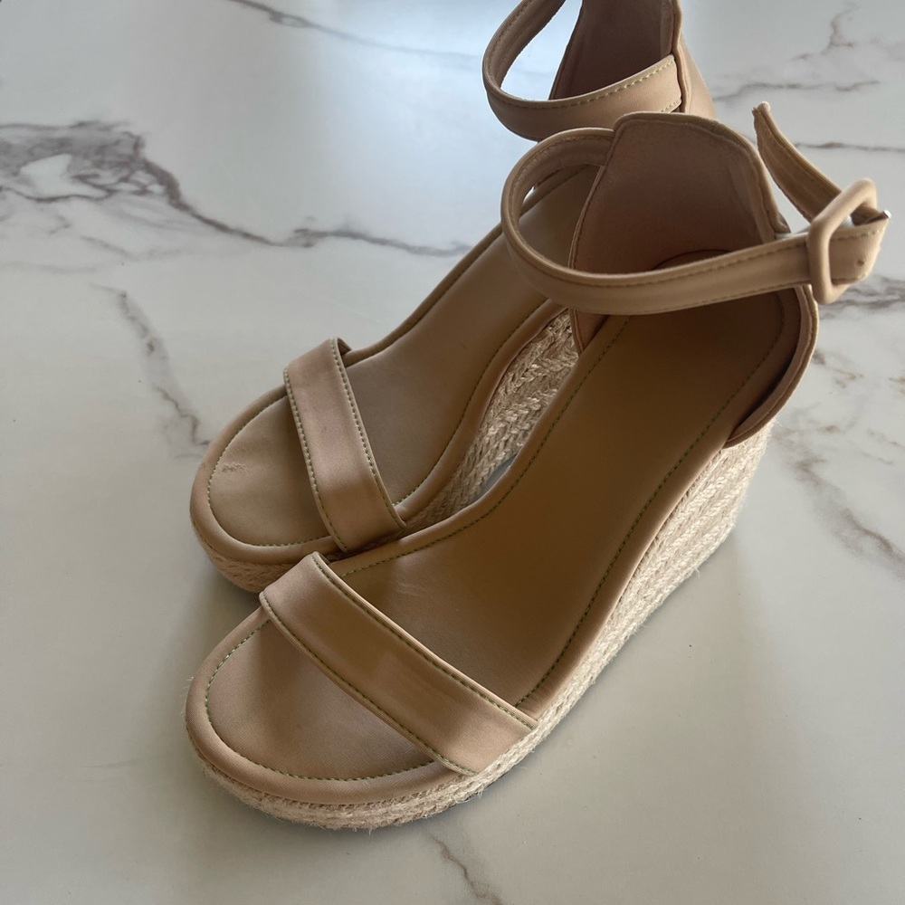 Elegant Tan Wedge Sandals